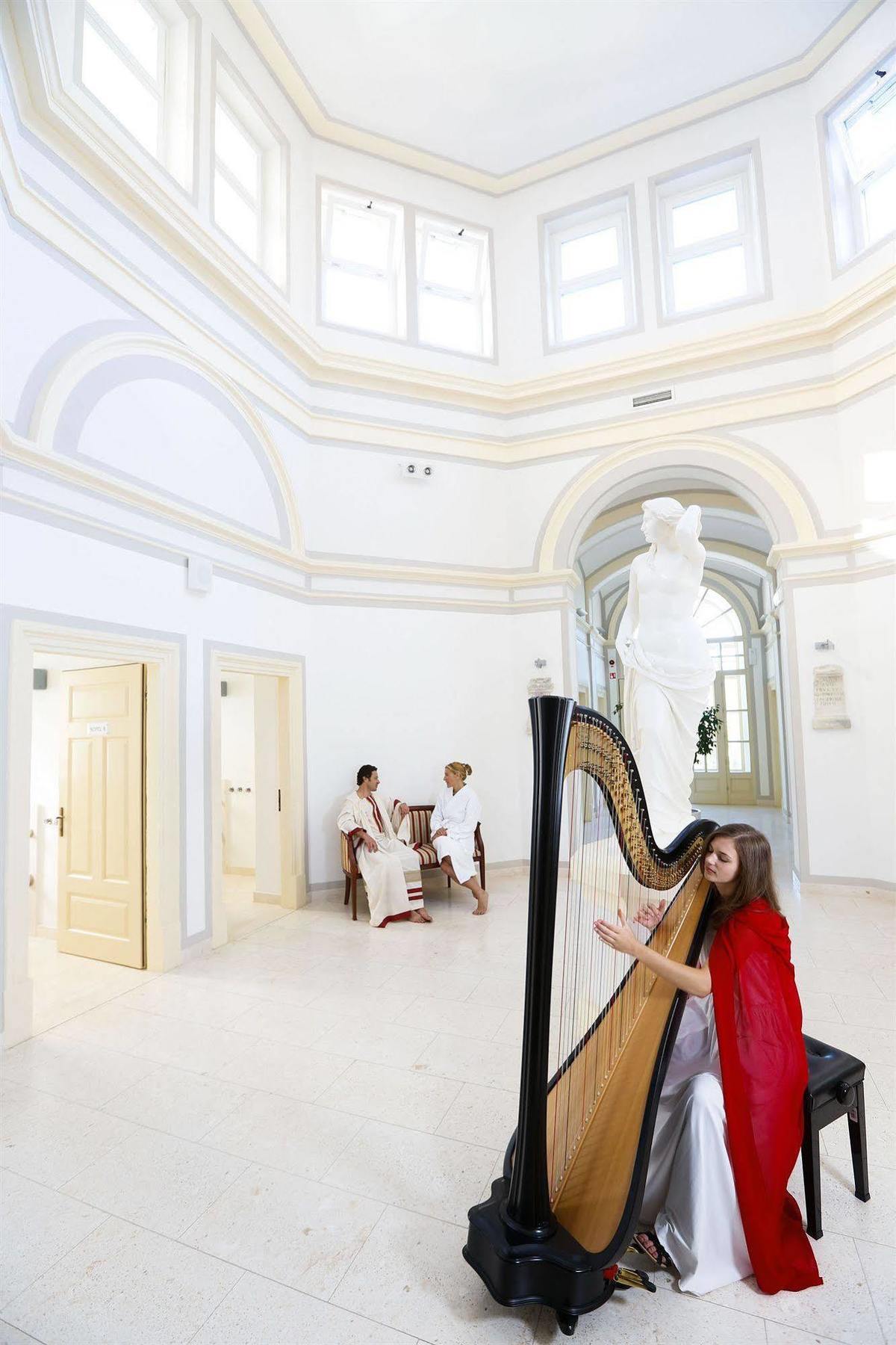 Hotel Rimski Dvor - Rimske Terme リムスケ・トプリツェ エクステリア 写真