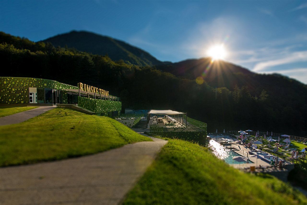 Hotel Rimski Dvor - Rimske Terme リムスケ・トプリツェ エクステリア 写真