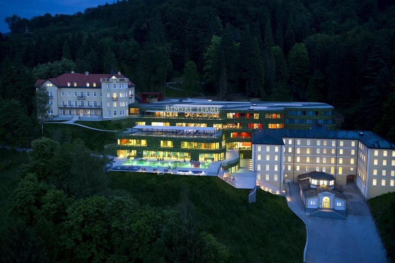 Hotel Rimski Dvor - Rimske Terme リムスケ・トプリツェ エクステリア 写真