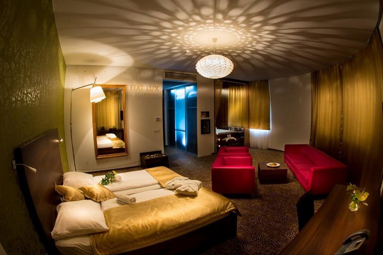Hotel Rimski Dvor - Rimske Terme リムスケ・トプリツェ エクステリア 写真